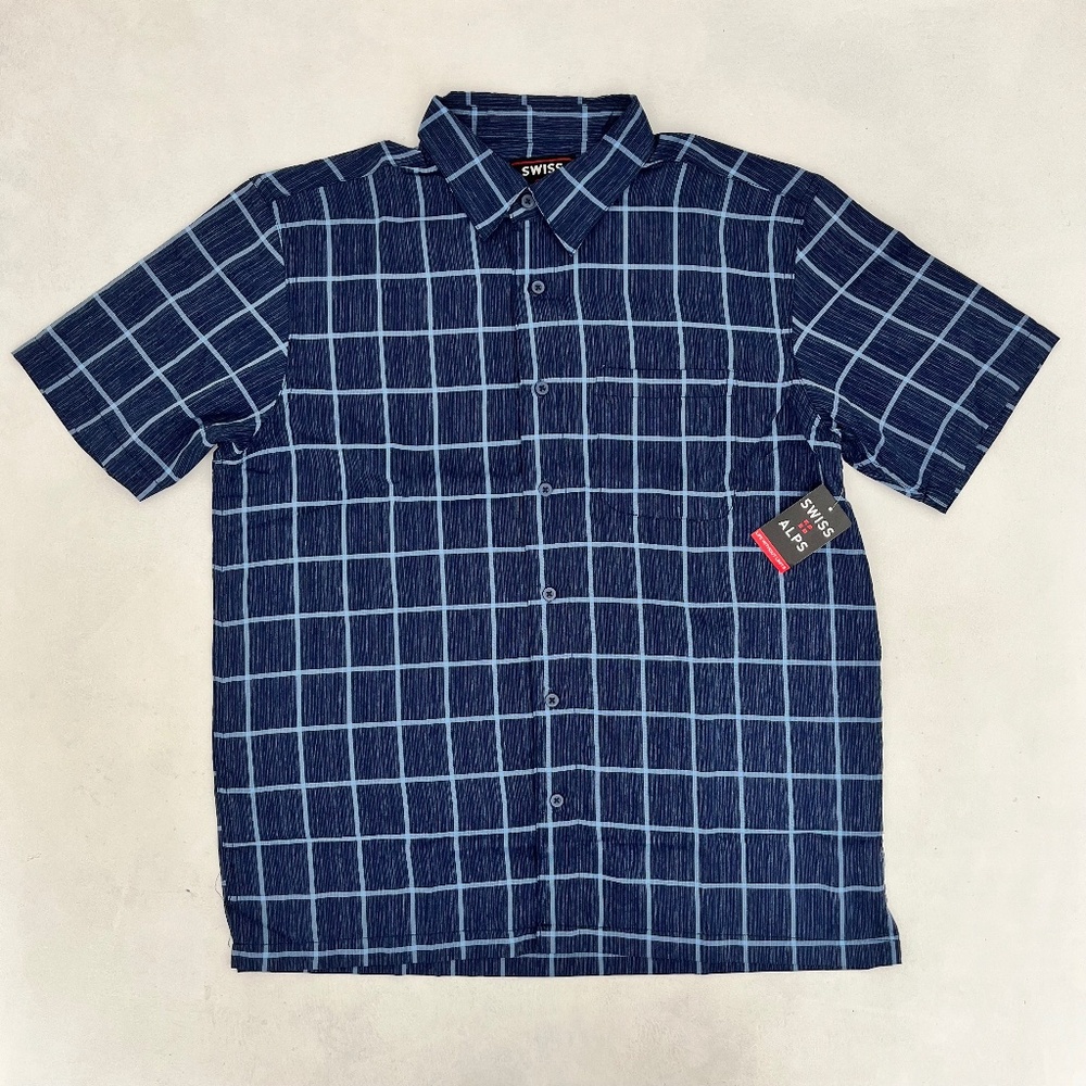 Swiss Alps Mens Size L Button Up Shirt Blue Plaid Short Sleeve Pocket NWT‎